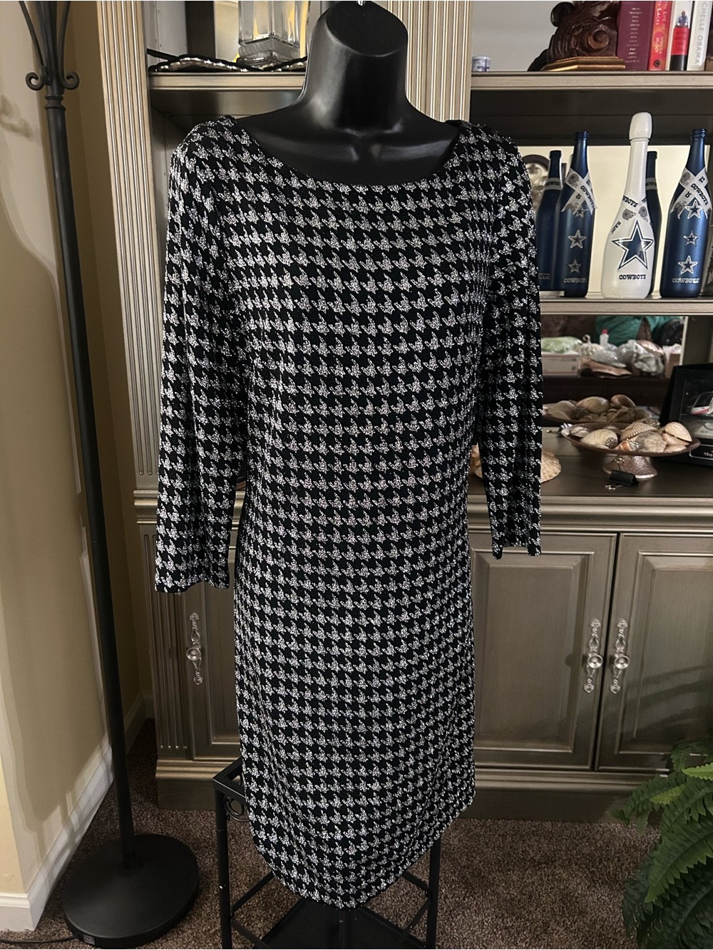 Jessica Howard Black and White Houndstooth Long Sleeve Shift Dress